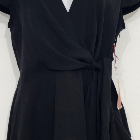 Forever 21 Contemporary Black Crossover V-Neck Tie Top Women's Jr's XL N… - Picture 4 of 8